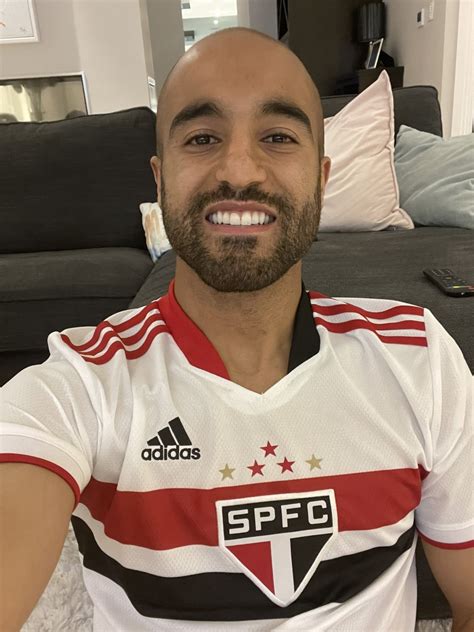 quantos anos tem lucas moura